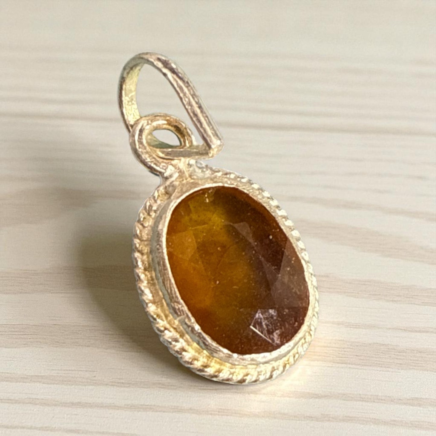 Natural Sapphire (Yellow) with silver Pendant 5.40 CT