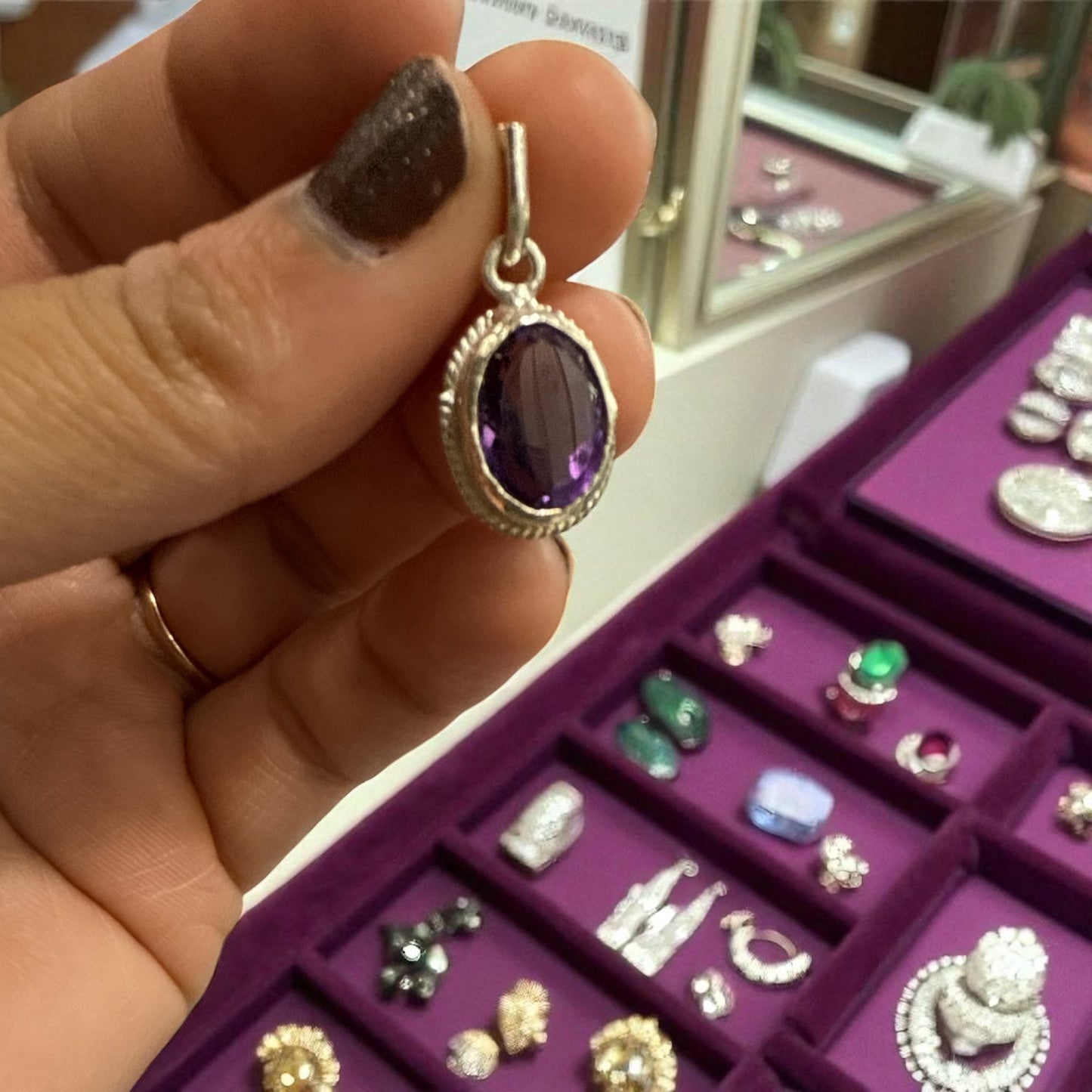 Natural Amethyst Pendant Oval shape with Silver (6.12 Ct) N385
