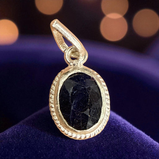 Natural Sapphire (Blue) pendant with silver 5.65 CT Oval Cut