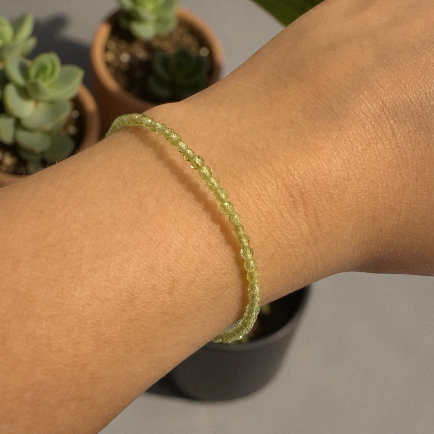 Peridot bracelet adjustable N449