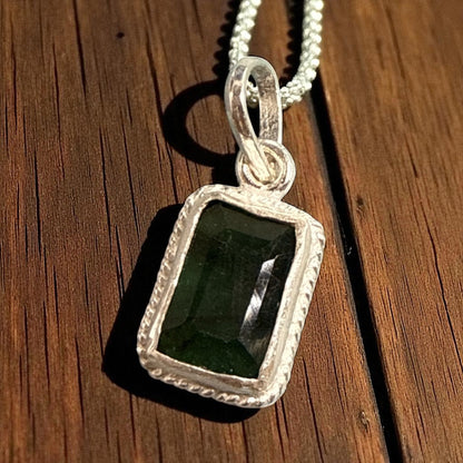Natural Emerald with silver 4.81 Ct N389