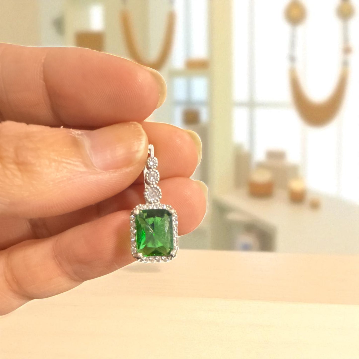 Natural Emerald silver Earrings with silver (2.00 Ct) N369