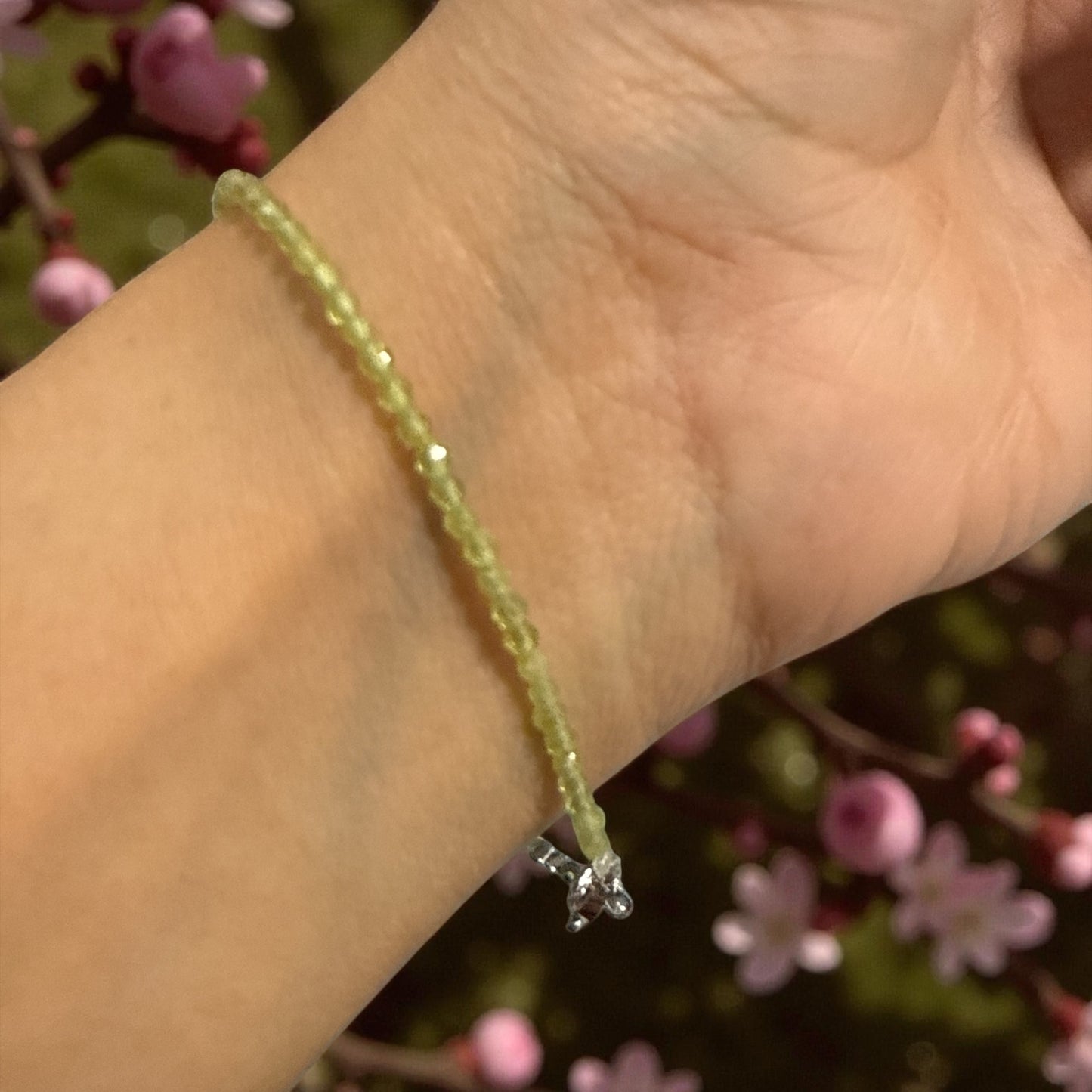 Peridot bracelet adjustable N449