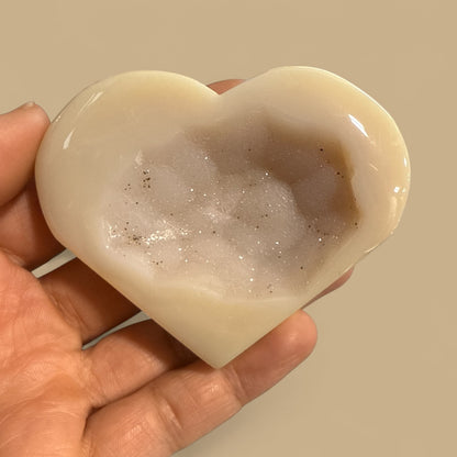 Genuine Agate Hear Shaped with Druzy N428